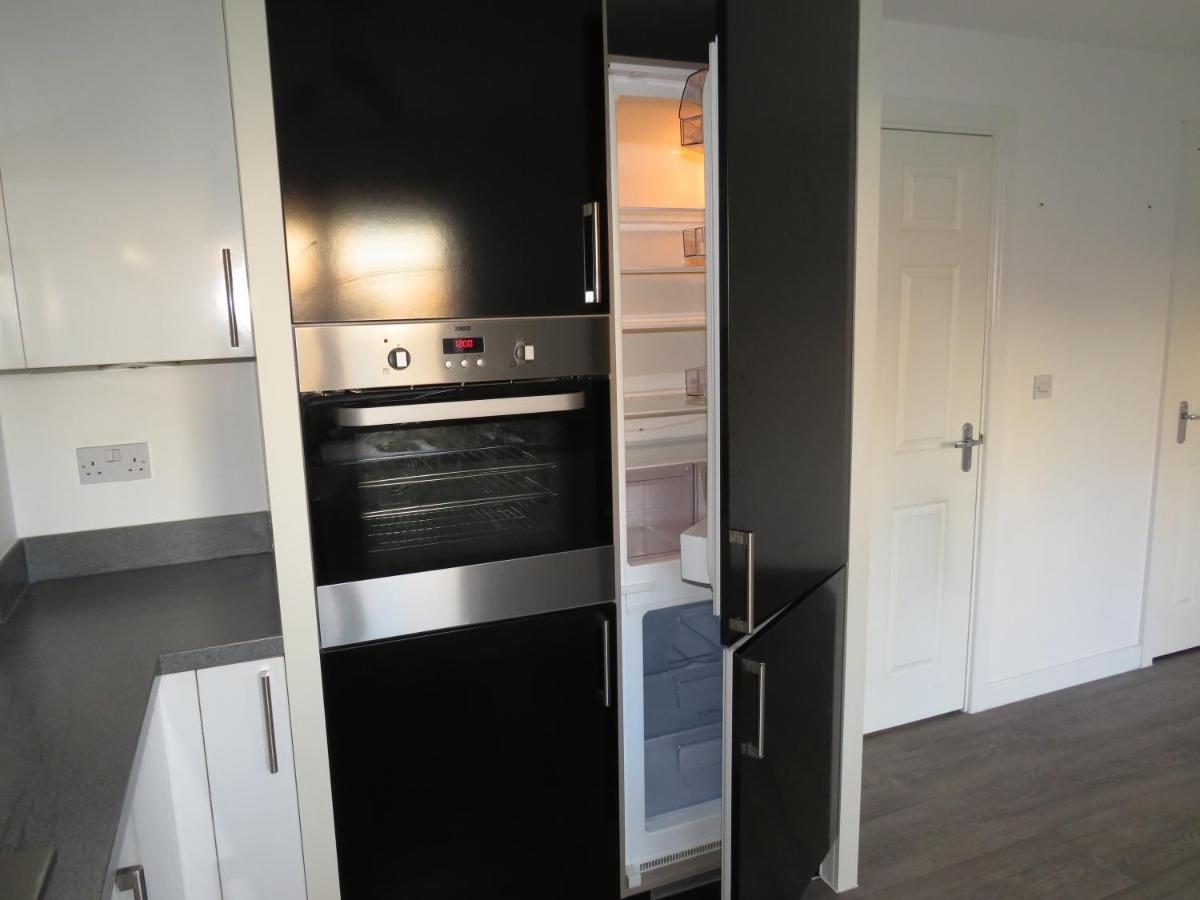 St Martins House In Birmingham Near Solihull And The Nec, Jlr, Hs2, Resorts World, Bear Grylls Centre And Birmingham Airport, With A Garage And Free Parking, Perfect For Contractors And Families! エクステリア 写真
