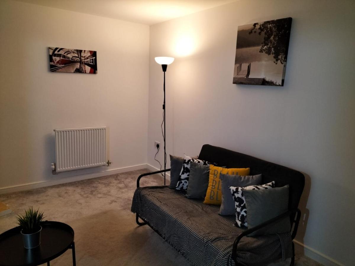 St Martins House In Birmingham Near Solihull And The Nec, Jlr, Hs2, Resorts World, Bear Grylls Centre And Birmingham Airport, With A Garage And Free Parking, Perfect For Contractors And Families! エクステリア 写真