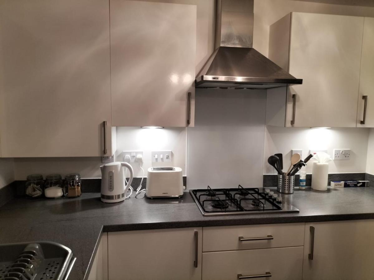 St Martins House In Birmingham Near Solihull And The Nec, Jlr, Hs2, Resorts World, Bear Grylls Centre And Birmingham Airport, With A Garage And Free Parking, Perfect For Contractors And Families! エクステリア 写真