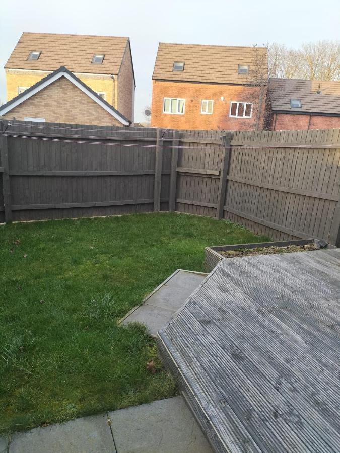 St Martins House In Birmingham Near Solihull And The Nec, Jlr, Hs2, Resorts World, Bear Grylls Centre And Birmingham Airport, With A Garage And Free Parking, Perfect For Contractors And Families! エクステリア 写真