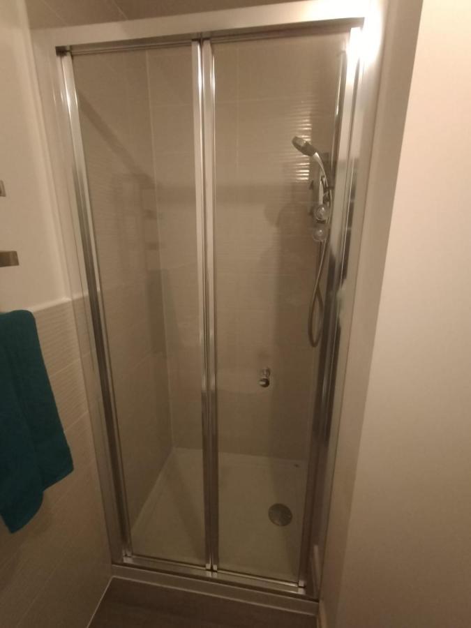St Martins House In Birmingham Near Solihull And The Nec, Jlr, Hs2, Resorts World, Bear Grylls Centre And Birmingham Airport, With A Garage And Free Parking, Perfect For Contractors And Families! エクステリア 写真