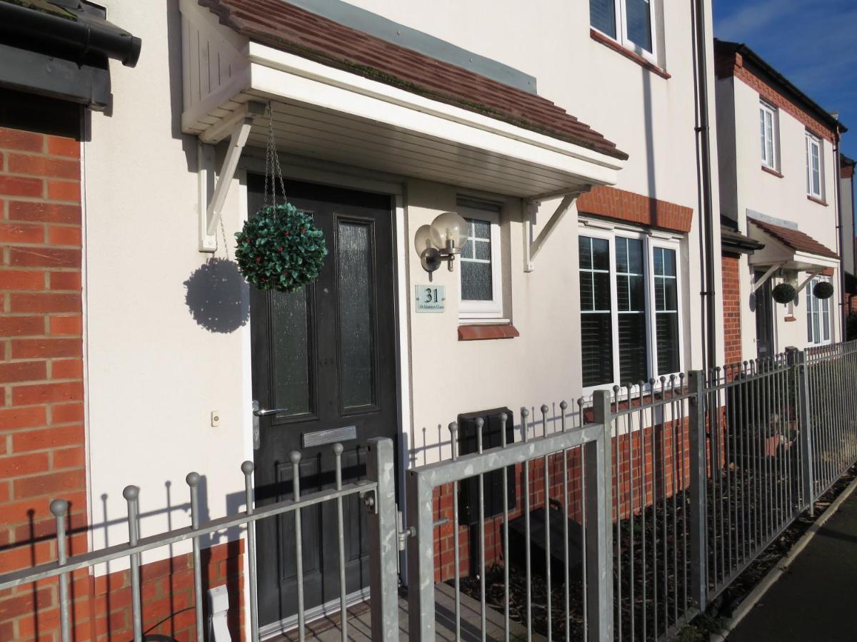 St Martins House In Birmingham Near Solihull And The Nec, Jlr, Hs2, Resorts World, Bear Grylls Centre And Birmingham Airport, With A Garage And Free Parking, Perfect For Contractors And Families! エクステリア 写真