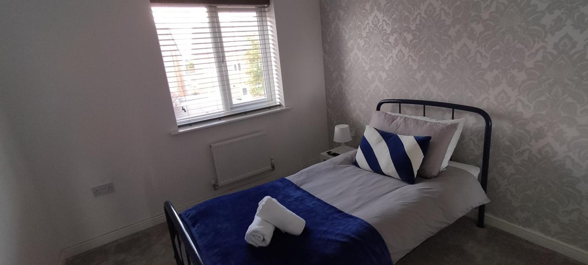 St Martins House In Birmingham Near Solihull And The Nec, Jlr, Hs2, Resorts World, Bear Grylls Centre And Birmingham Airport, With A Garage And Free Parking, Perfect For Contractors And Families! エクステリア 写真