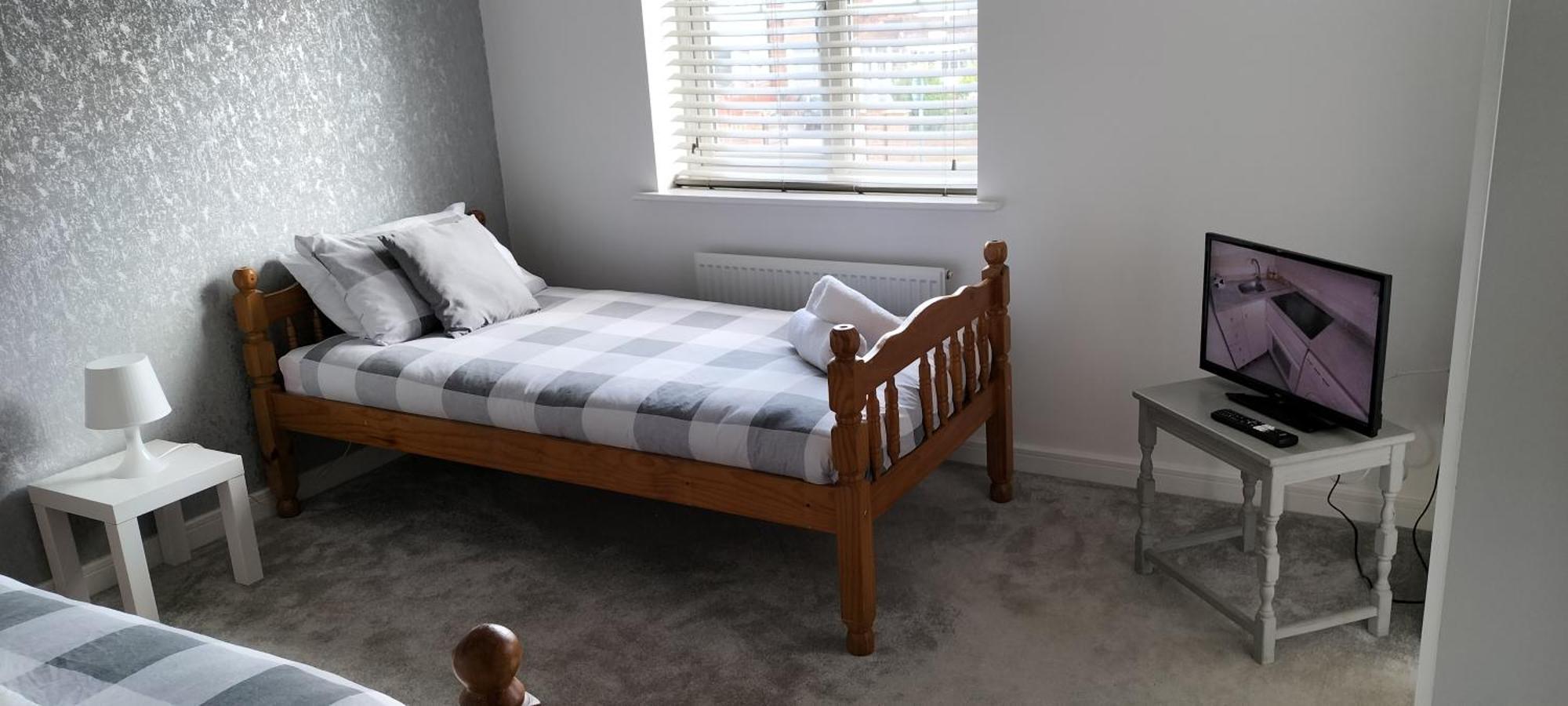 St Martins House In Birmingham Near Solihull And The Nec, Jlr, Hs2, Resorts World, Bear Grylls Centre And Birmingham Airport, With A Garage And Free Parking, Perfect For Contractors And Families! エクステリア 写真